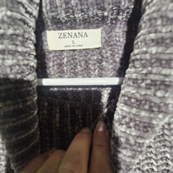 Zenana Cowl Neck Sweater Size Large EUC 25 PTP - 20 Length - Picture 2 of 5